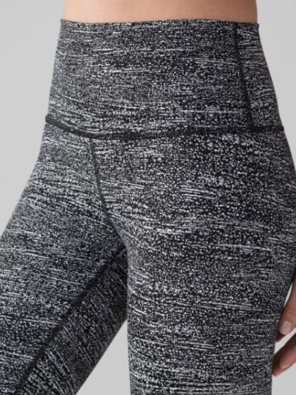 EC Lululemon Wunder Under High Rise Cropped Leggings - Black / White - Size 6